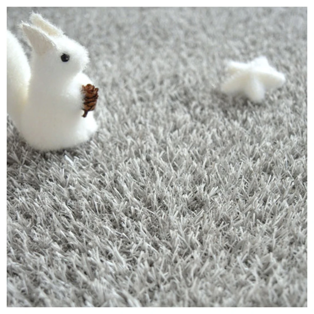 Gazon Synthétique Happy Party - Couleur Gris Clair - Classé Feu - 20mm - 1m X 6m – Image 6